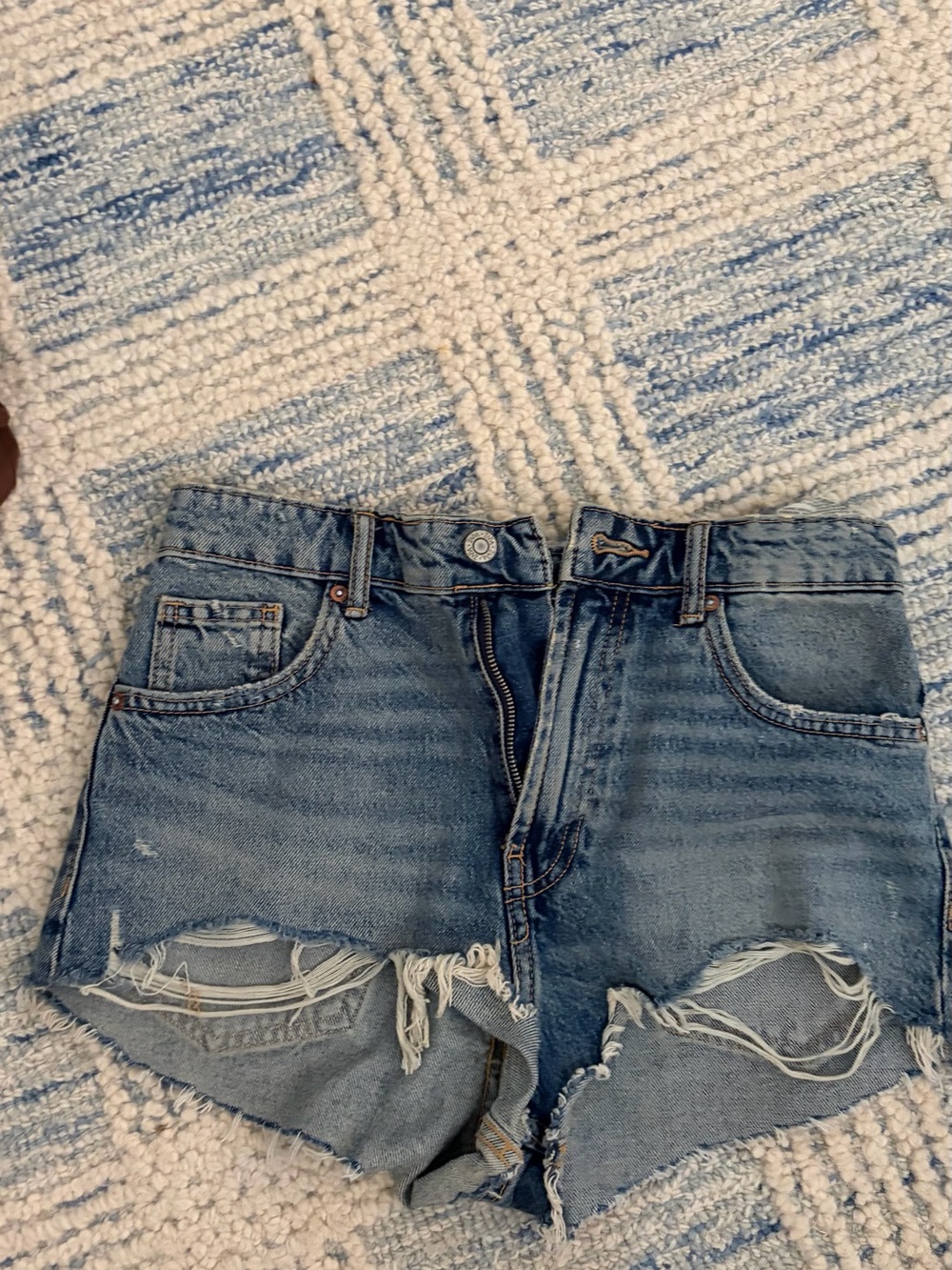 Zara Light Blue Distressed Denim Shorts size 4